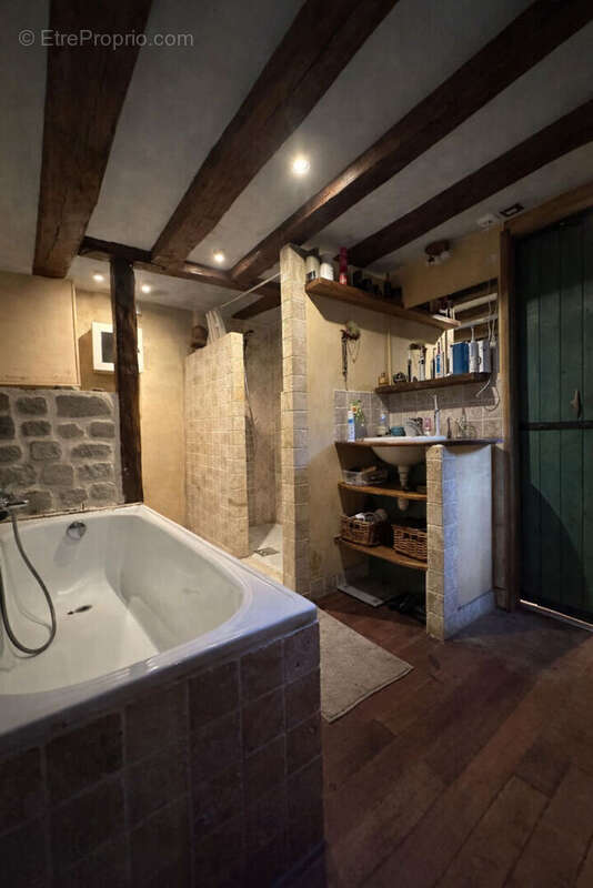 Maison à EGREVILLE