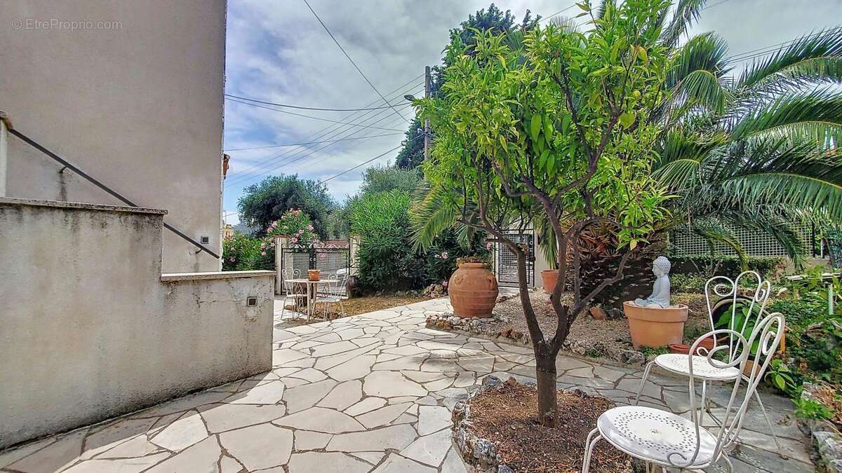 Maison à VILLENEUVE-LOUBET