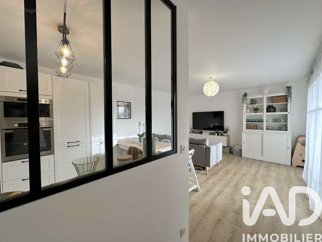 Photo 2 - Appartement à LE PLESSIS-BELLEVILLE