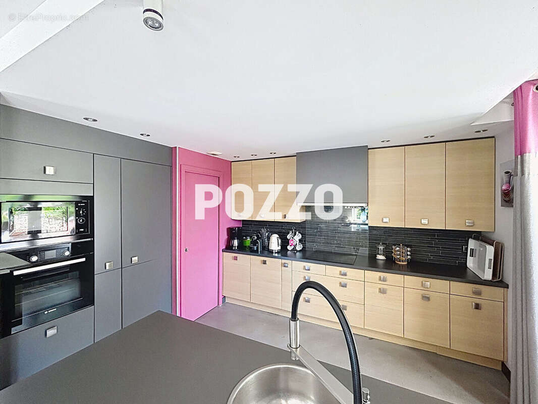 A vendre maison de 6 pieces (175 m2) a vire-normandie (14) - photo 8