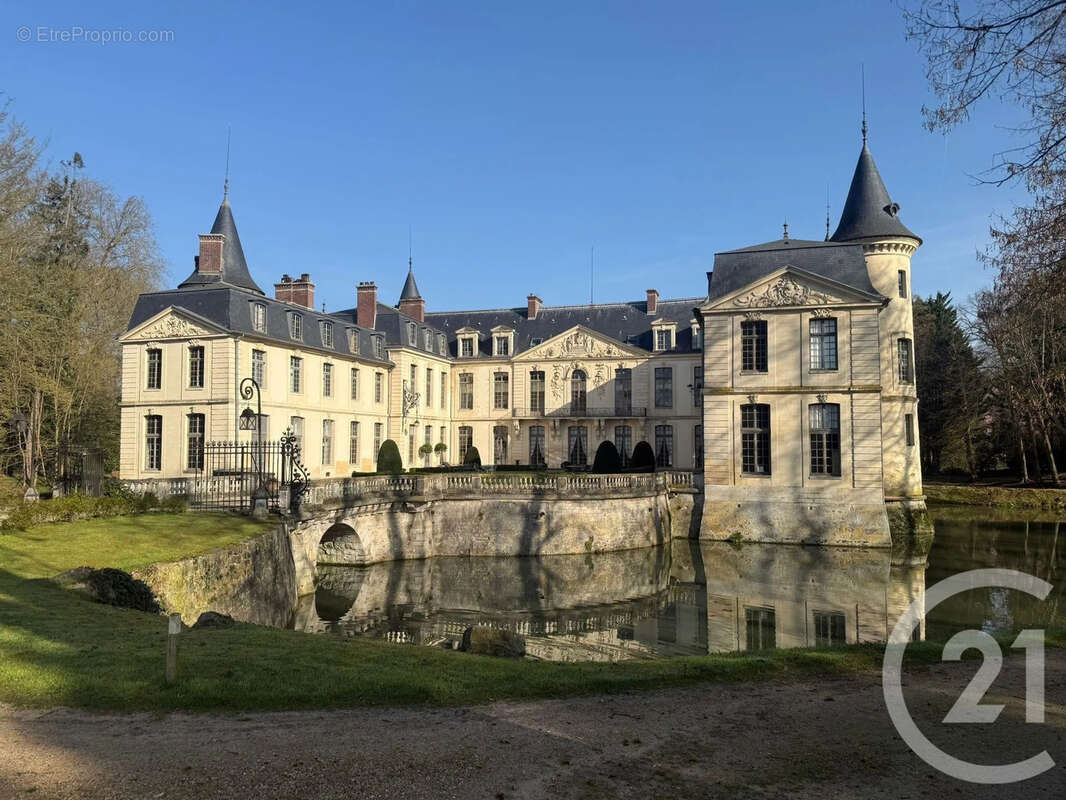 Maison à ERMENONVILLE