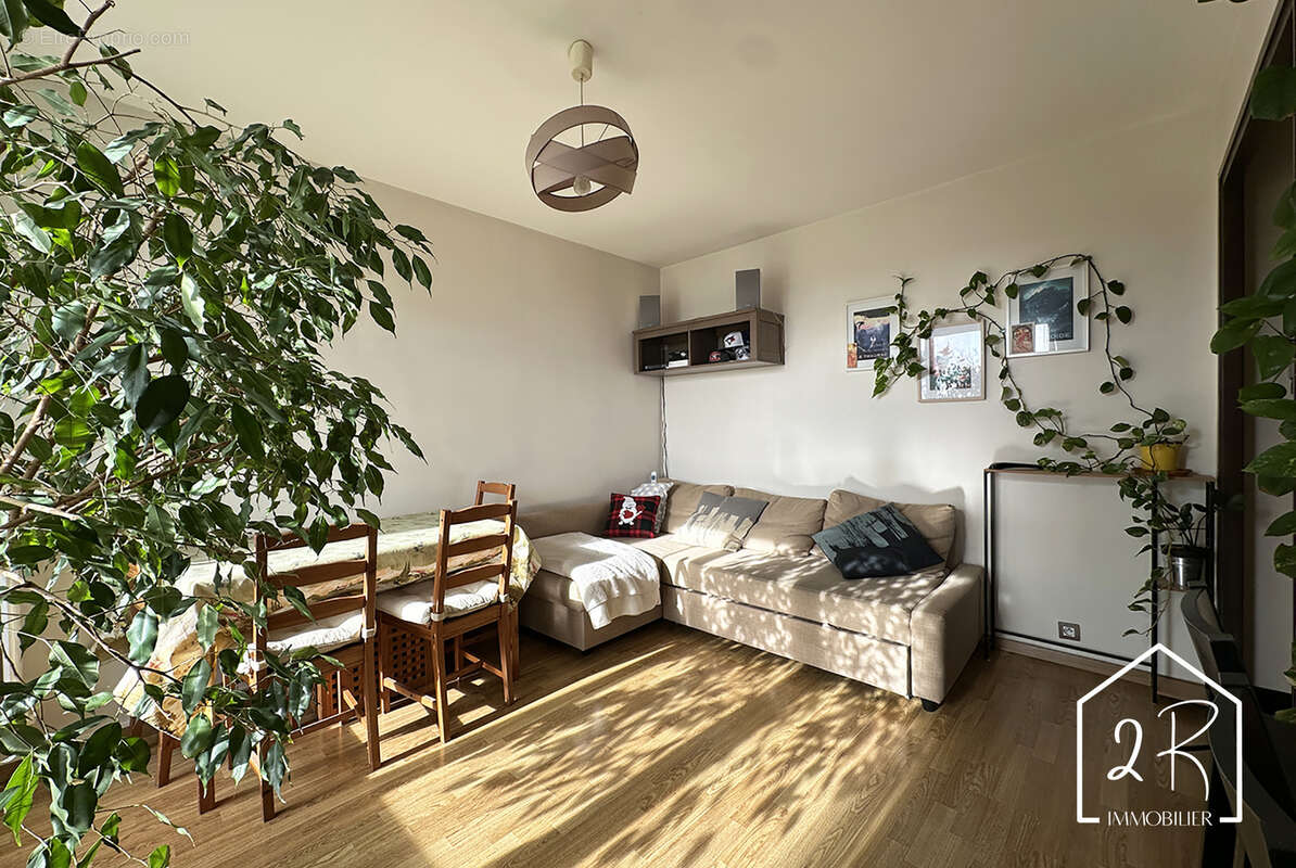 Appartement à PIERRE-BENITE