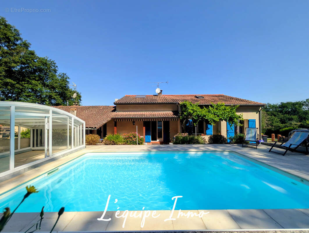 Grande Maison familiale avec piscine et garages sur 4300 m2 de terrain - photo 19