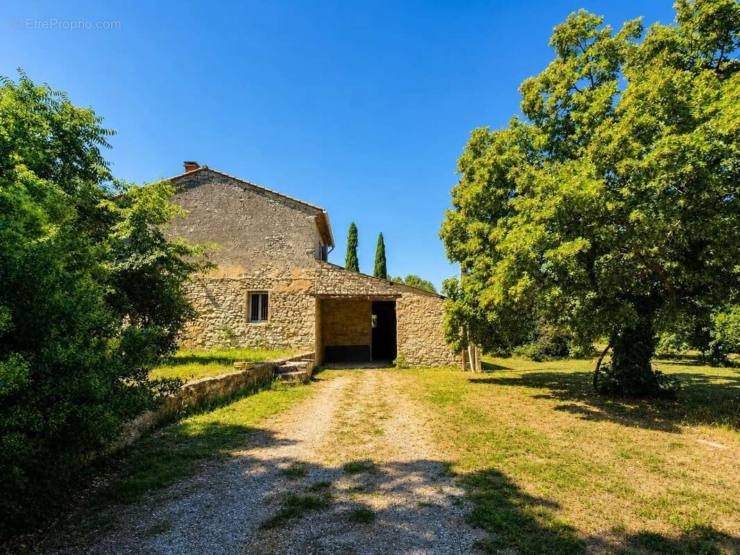 Maison 265 m² à Pernes-Les-Fontaines  - photo 3