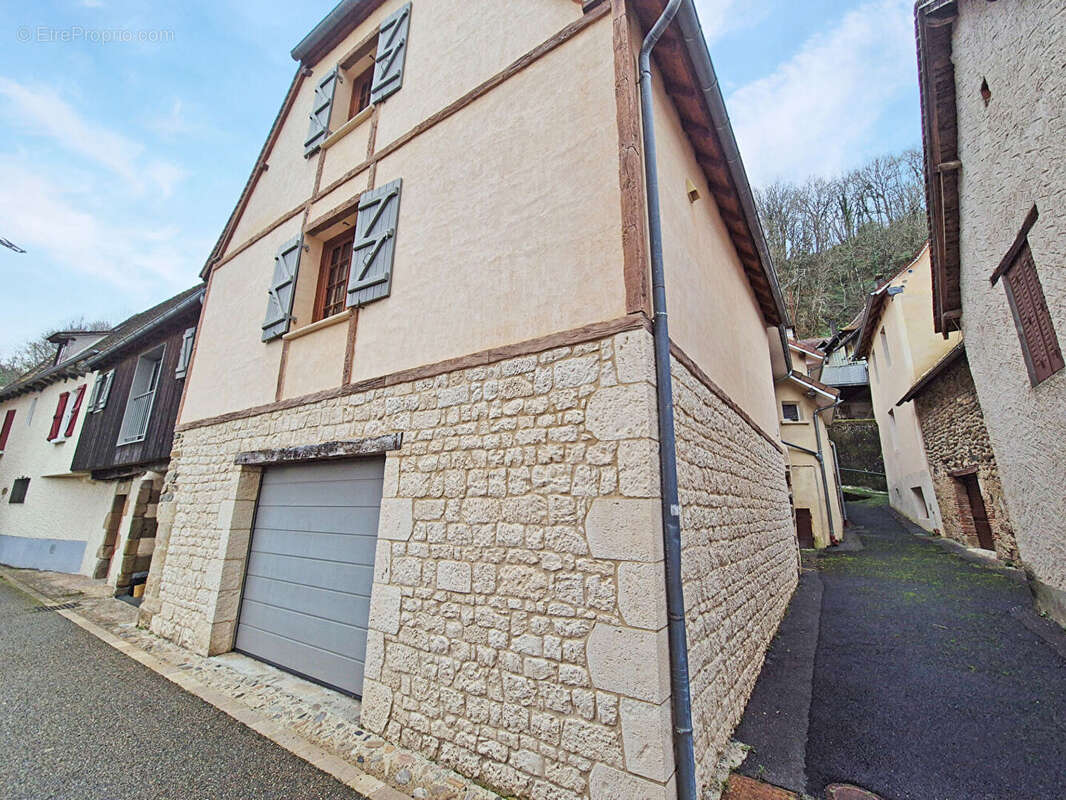 Maison à BEAULIEU-SUR-DORDOGNE