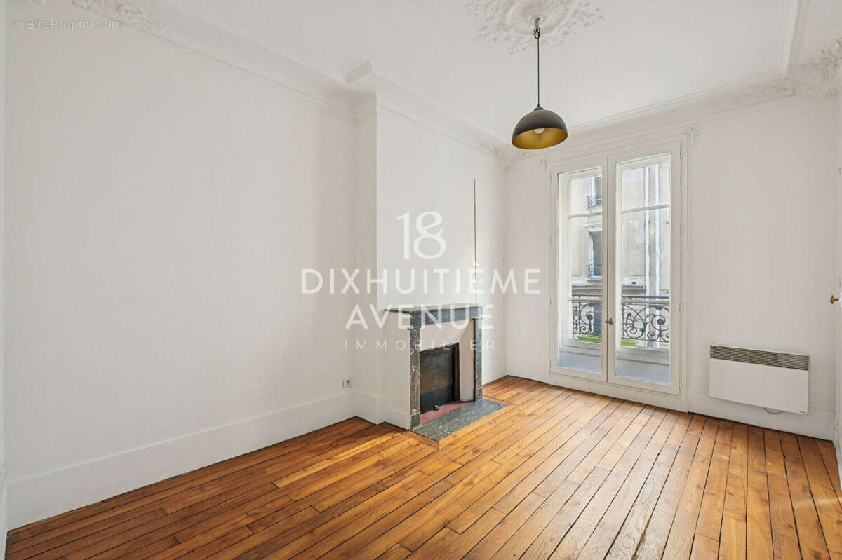Appartement à PARIS-18E