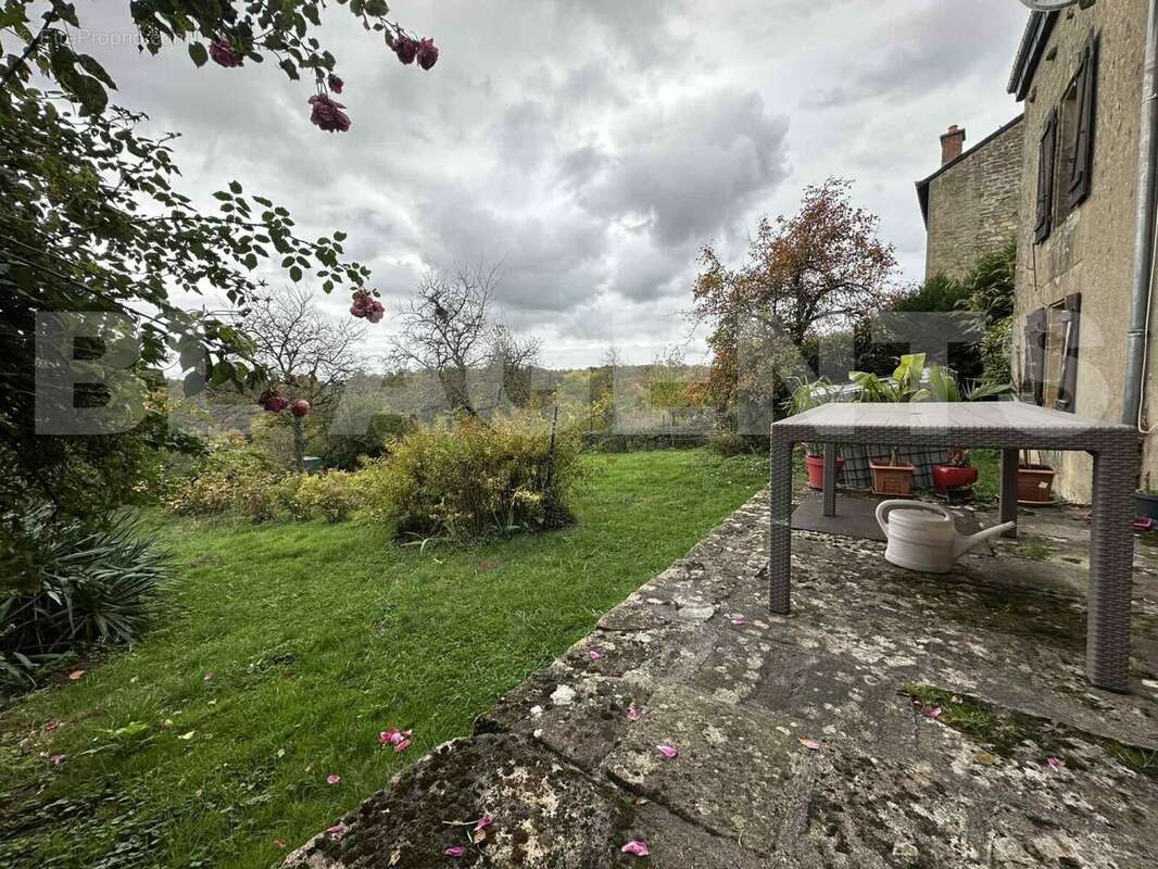 b7c3bf86-41b2-4334-b0f5-e50090fd7a8b - Maison à NOYERS-PONT-MAUGIS