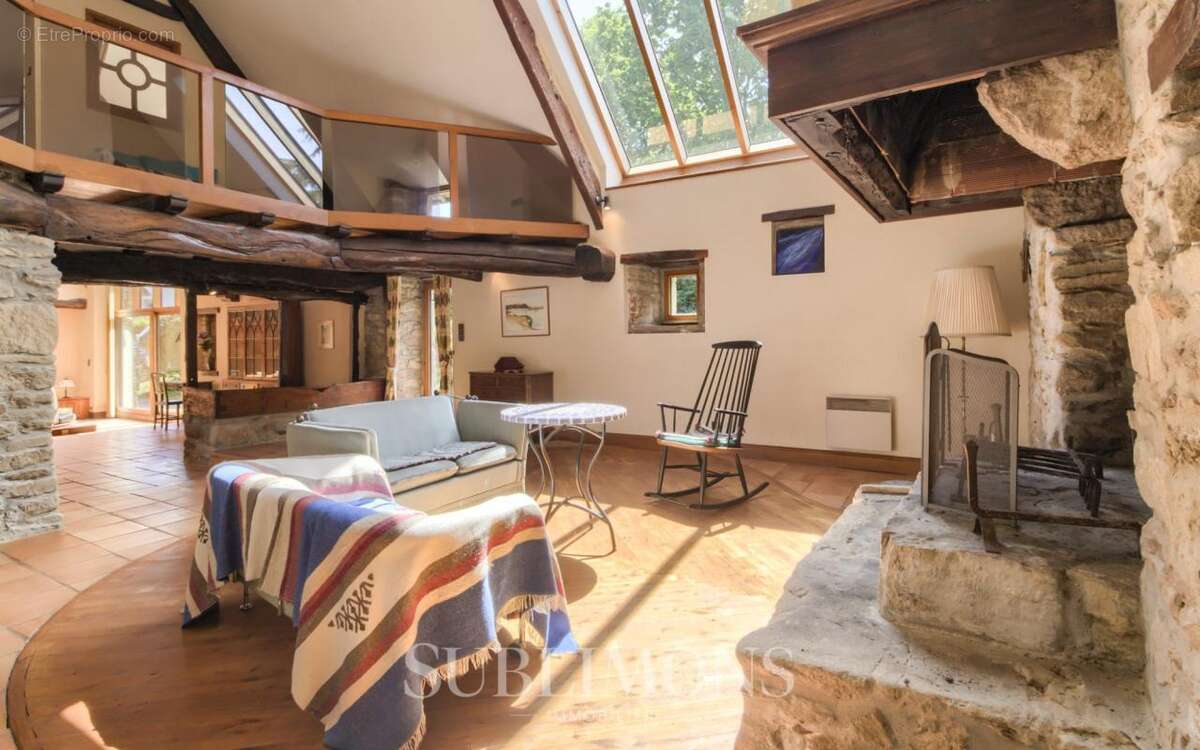 Maison à SURZUR