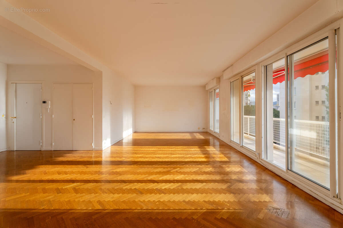 Appartement à MARSEILLE-8E