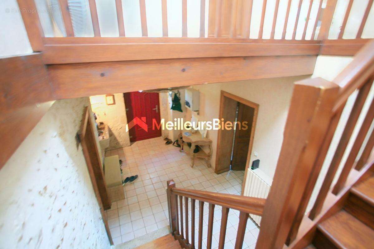 Maison à SAINT-MORILLON