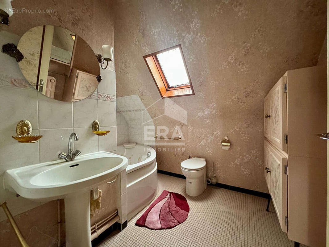 Maison à COMBS-LA-VILLE