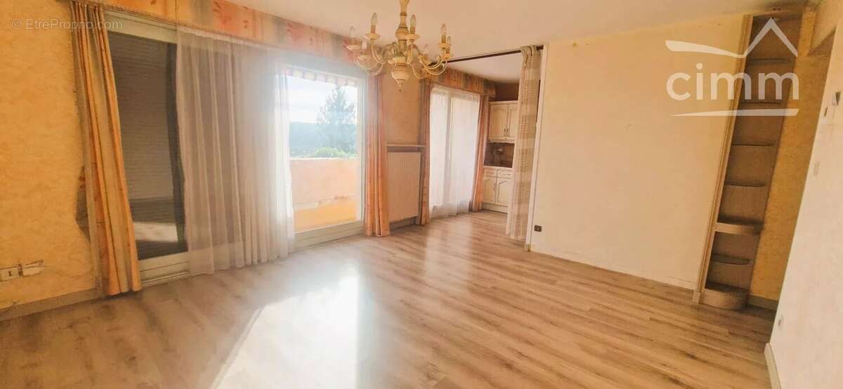 Appartement à LA TOUR-DU-PIN