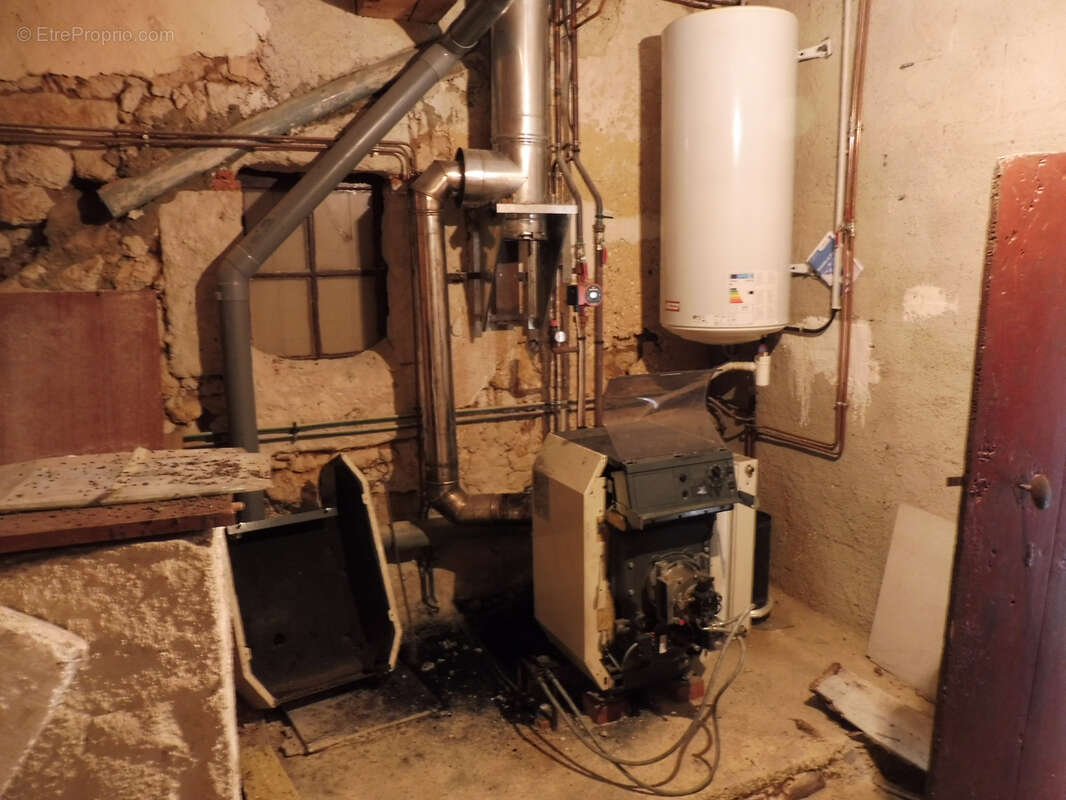 Maison à SAINT-VINCENT-DE-CONNEZAC