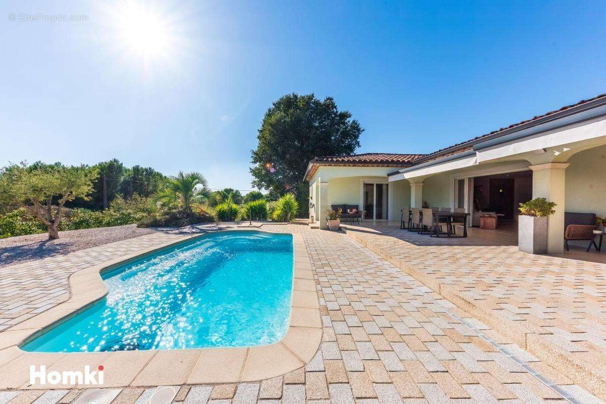 Maison à LE MUY