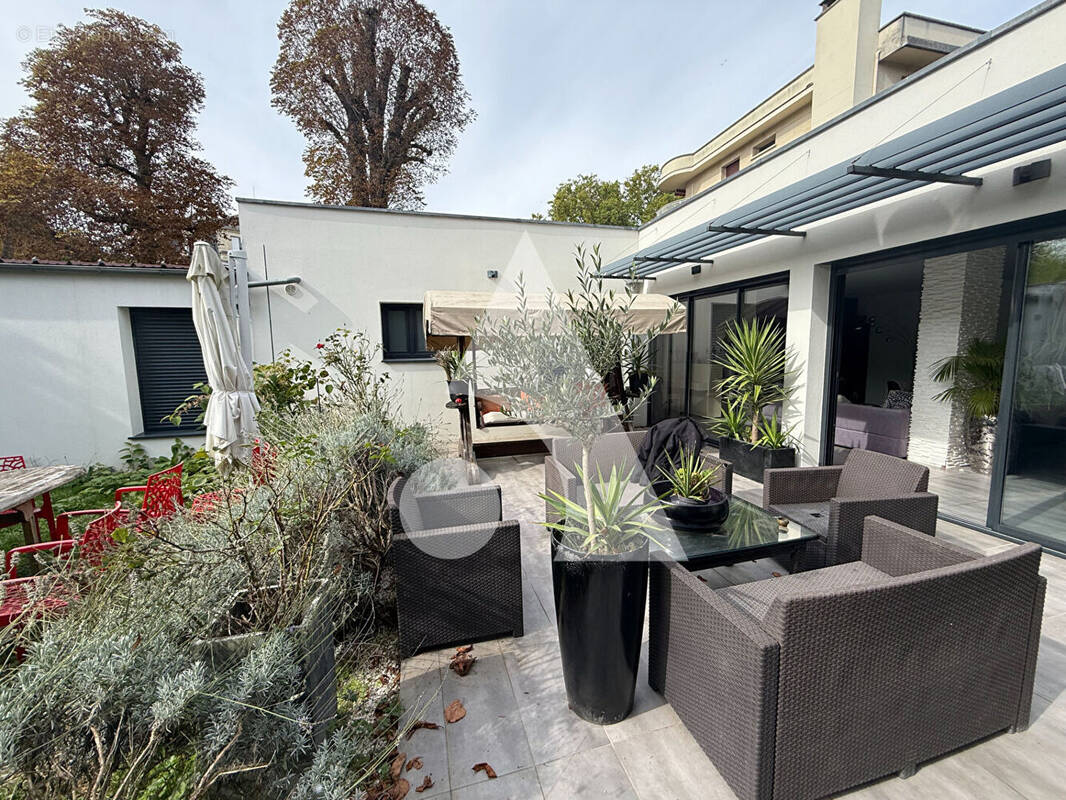 Maison à SAINT-MAUR-DES-FOSSES