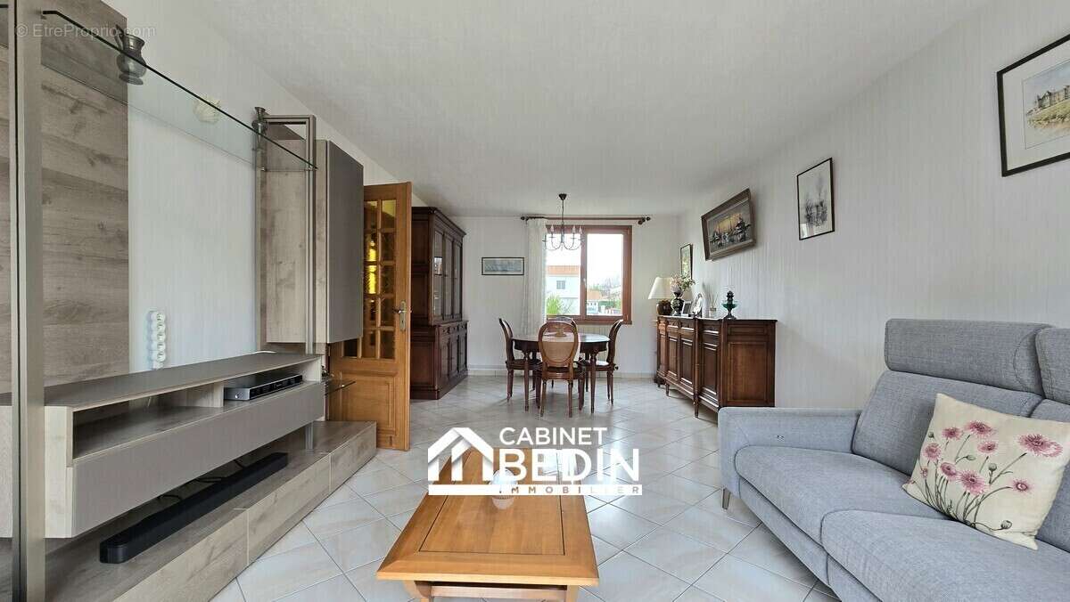Maison 93 m² à Merignac  - photo 5