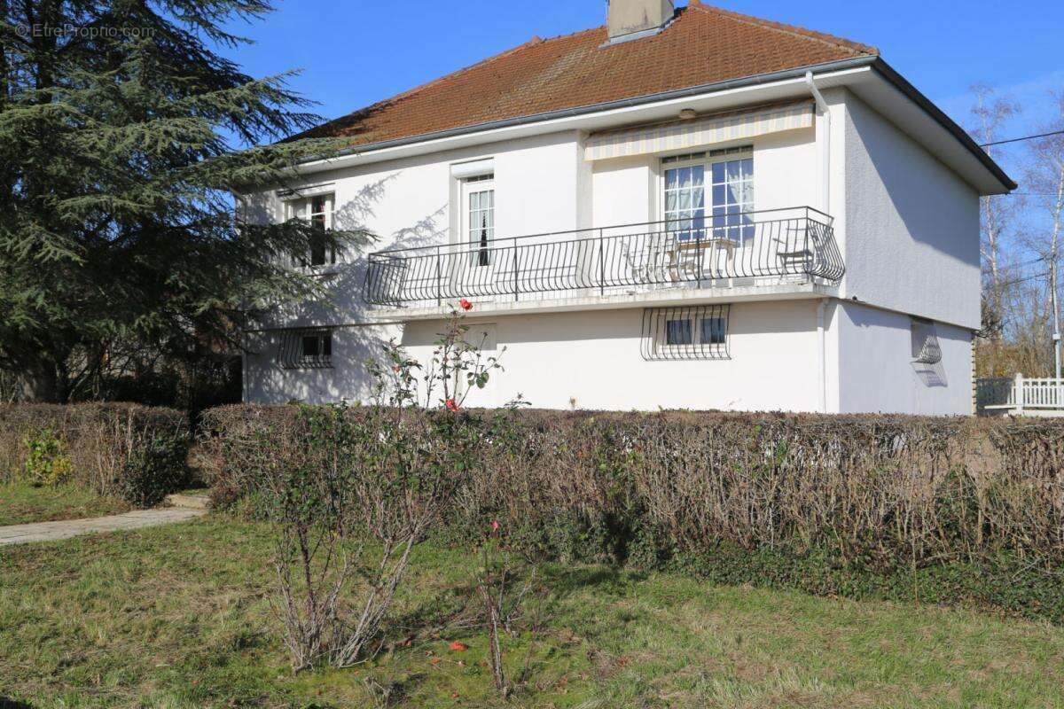 Maison à ETANG-SUR-ARROUX