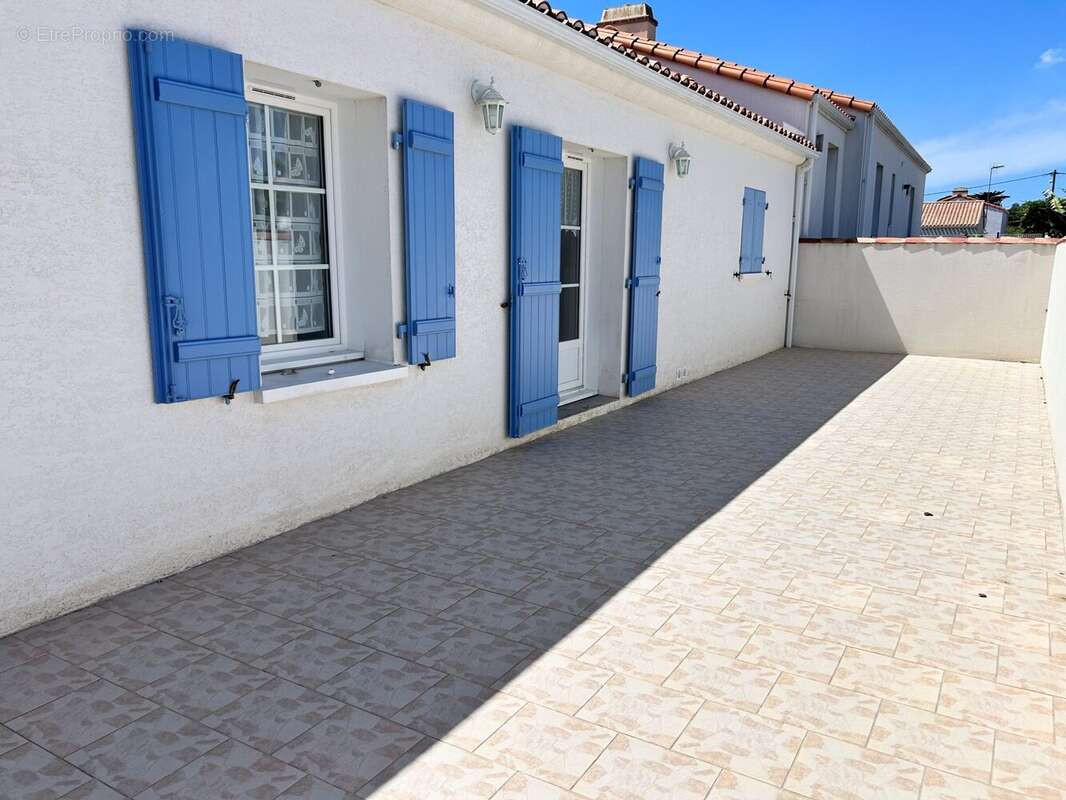 Maison 80 m² à Barbatre  - photo 2