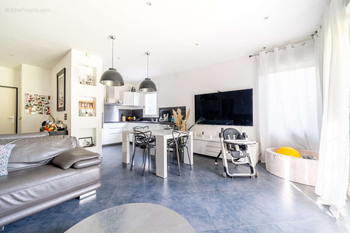 Appartement à GENNEVILLIERS
