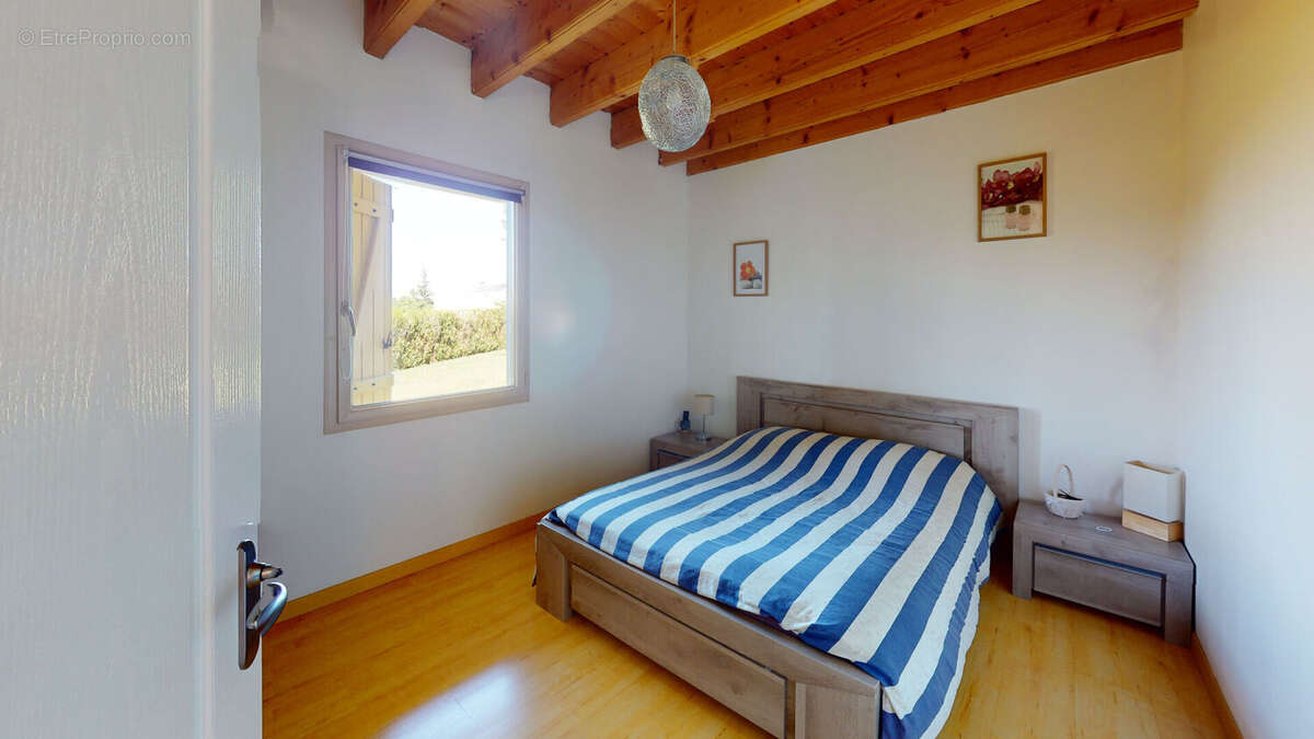 Maison à LONGUE-JUMELLES