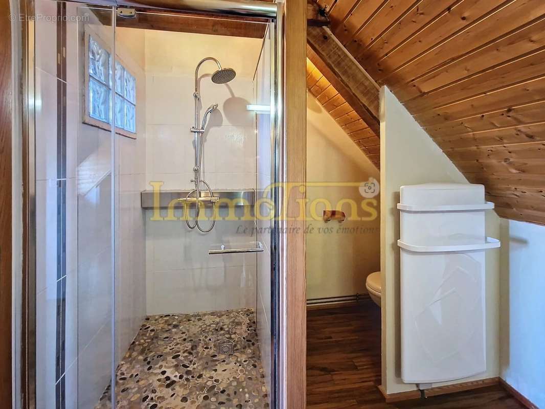 Maison à SAINT-PIERRE-DE-CHERENNES