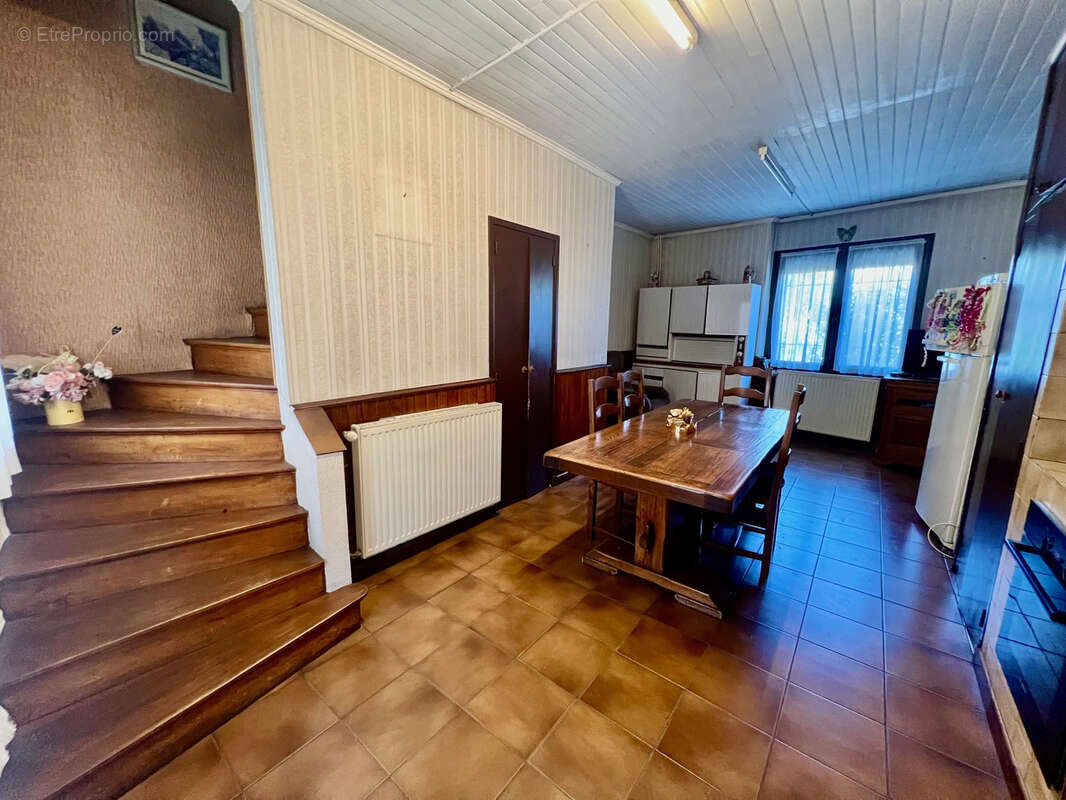 Maison T4 à rénover, fort potentiel - photo 3