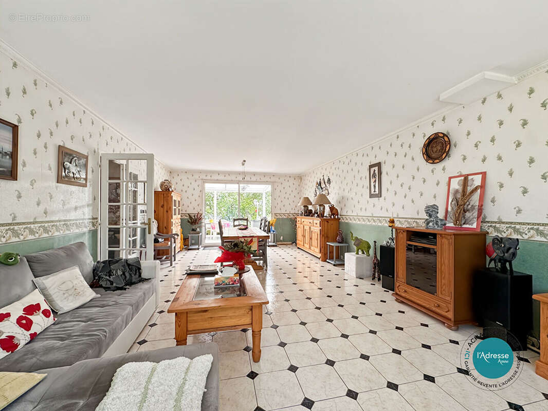 Maison à LE COUDRAY-MONTCEAUX