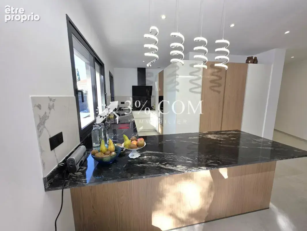 Grande villa neuve en plein centre-ville - photo 4