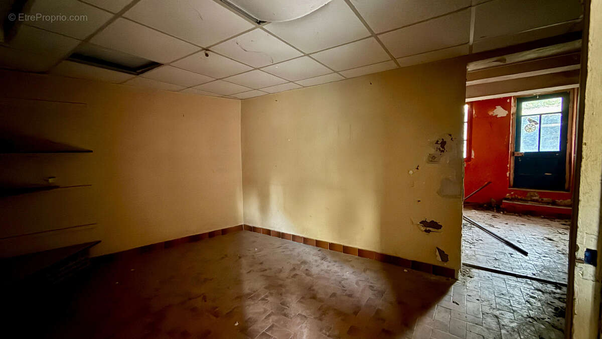 Maison à SAINT-QUENTIN-LA-POTERIE