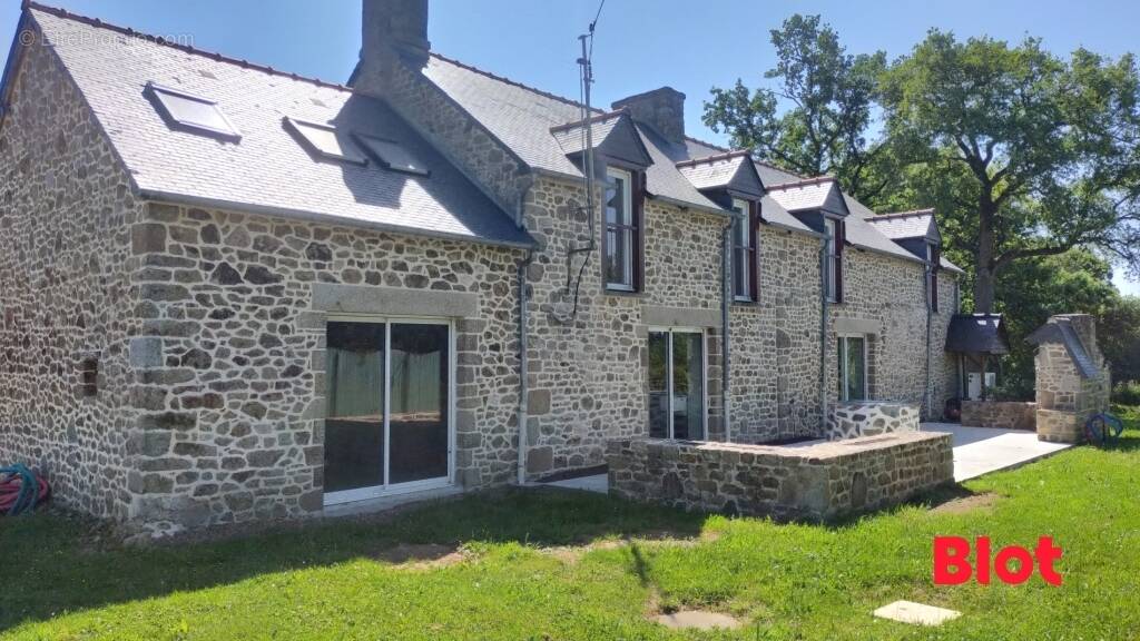 Maison à MEZIERES-SUR-COUESNON