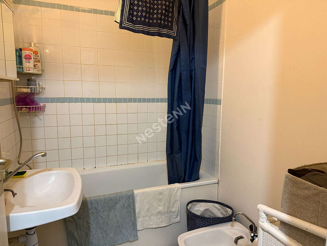 Montreuil, 7 chemins, 10 min du metro, grand studio + box vendu loue. - photo 4