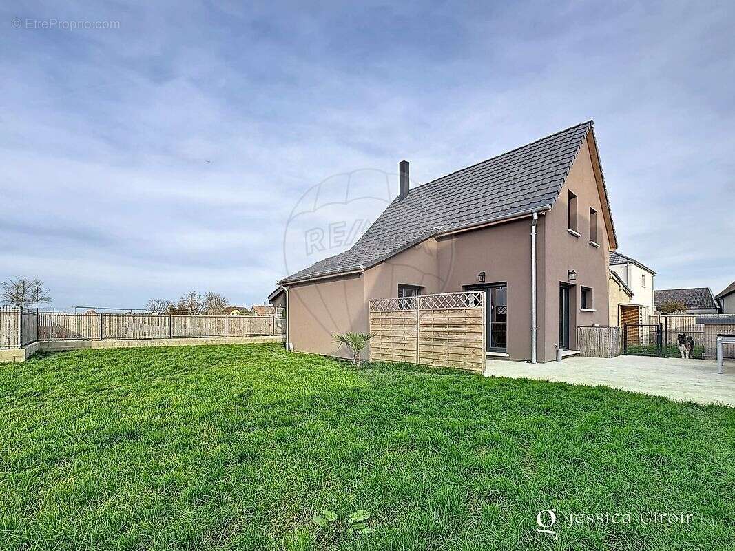 Maison à SAINTE-CROIX-EN-PLAINE