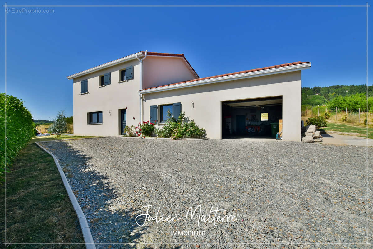 Maison récente de 170 m² sur 2100 m² de terrain préservés, 7 pièces, 5 chambres dont dressing, garage de 85 m² à MAROLS (42) - photo 34