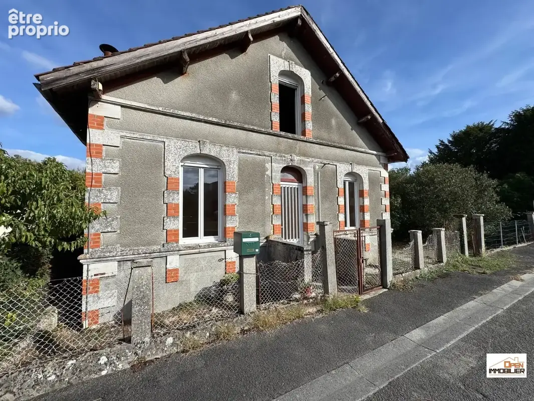 Maison à BARBEZIEUX-SAINT-HILAIRE