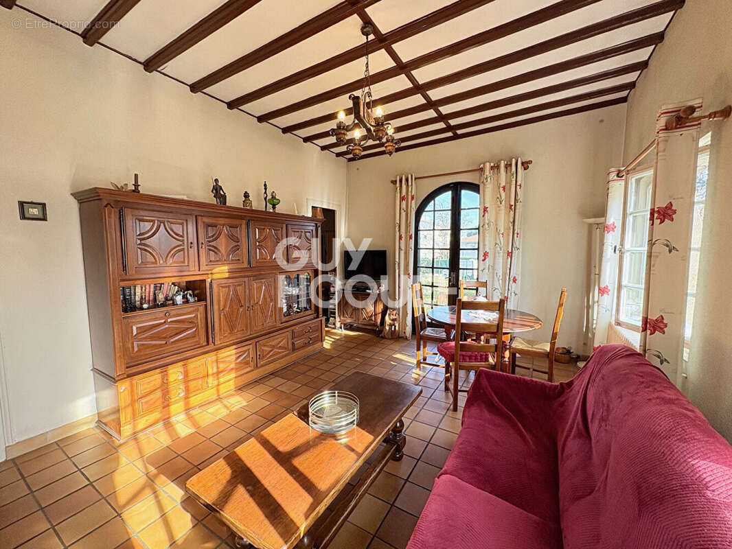 Maison à VILLENAVE-D&#039;ORNON