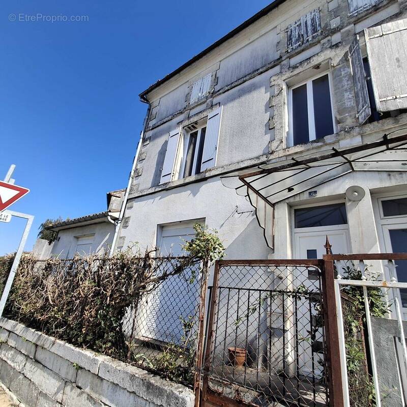 Maison à CHASSENEUIL-SUR-BONNIEURE
