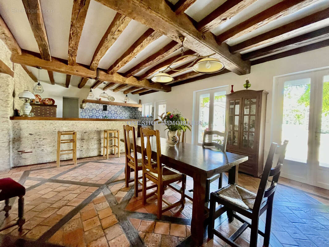 Maison à SAINT-JEAN-DE-LA-RUELLE