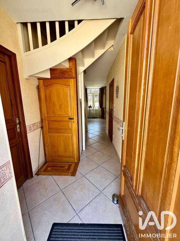 Maison 142 m² à Venesmes  - photo 2