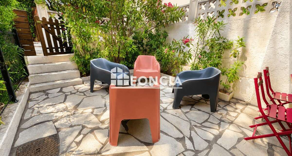 Appartement à ROQUEBRUNE-SUR-ARGENS