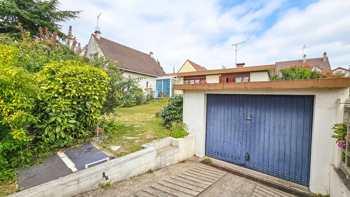 Maison à SARTROUVILLE