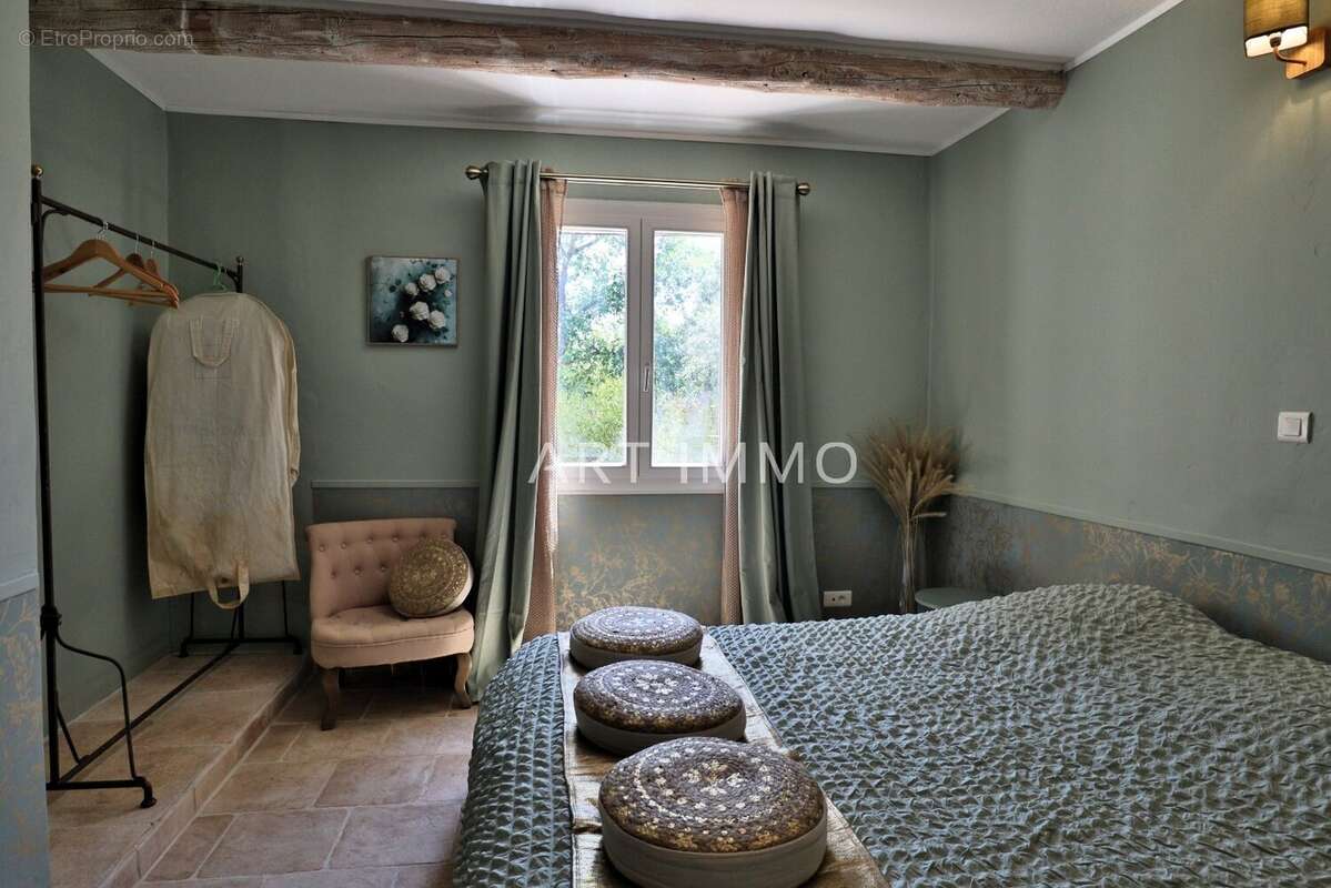 Maison à SAINT-SATURNIN-LES-APT