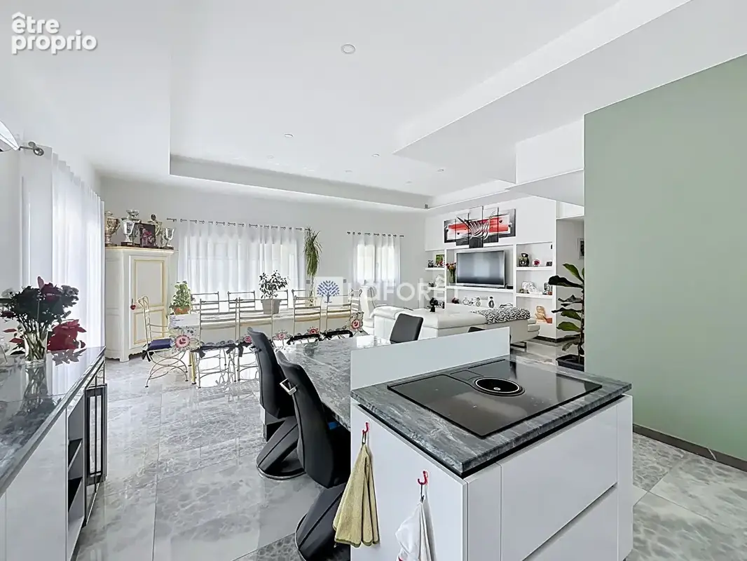 Maison contemporaine de plain-pied avec piscine chauffée et prestations haut de gamme - photo 6