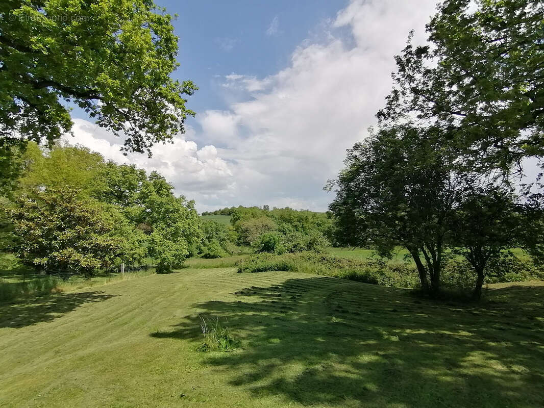 Maison à CAHUZAC-SUR-VERE