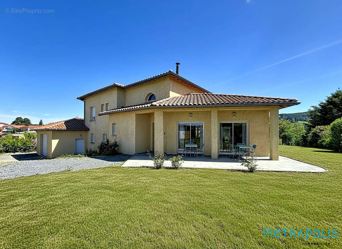 Maison à VIOLAY