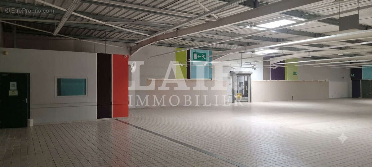 72 - À vendre à Fresnay-sur-Sarthe local commercial ou d'activité de 1 060 m² - Réf. 15503 - photo 2
