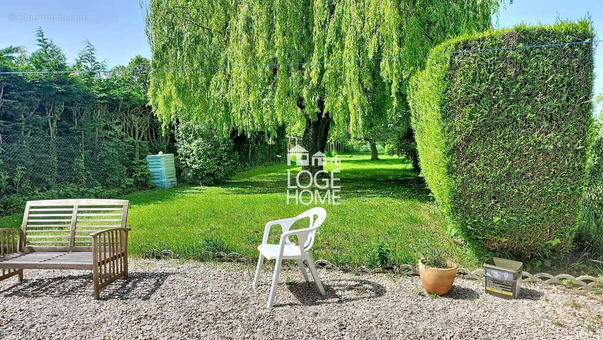 Vue jardin par la terrasse - Maison à HENIN-BEAUMONT