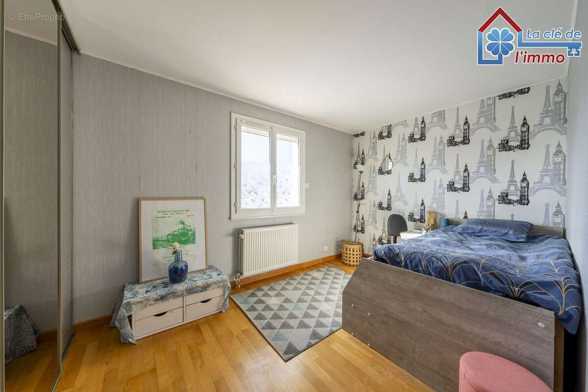 Maison à MOISSY-CRAMAYEL