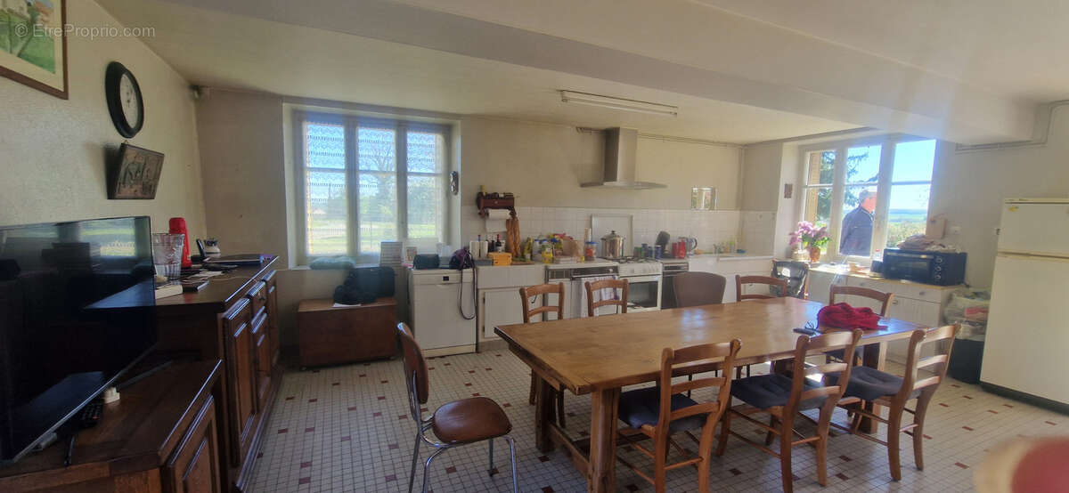 Corps de ferme sur 1,8 hectares ! - photo 7