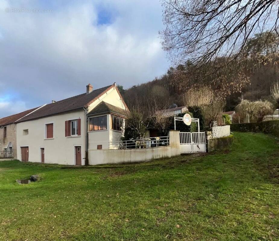 Maison à SAINT-VICTOR-SUR-OUCHE