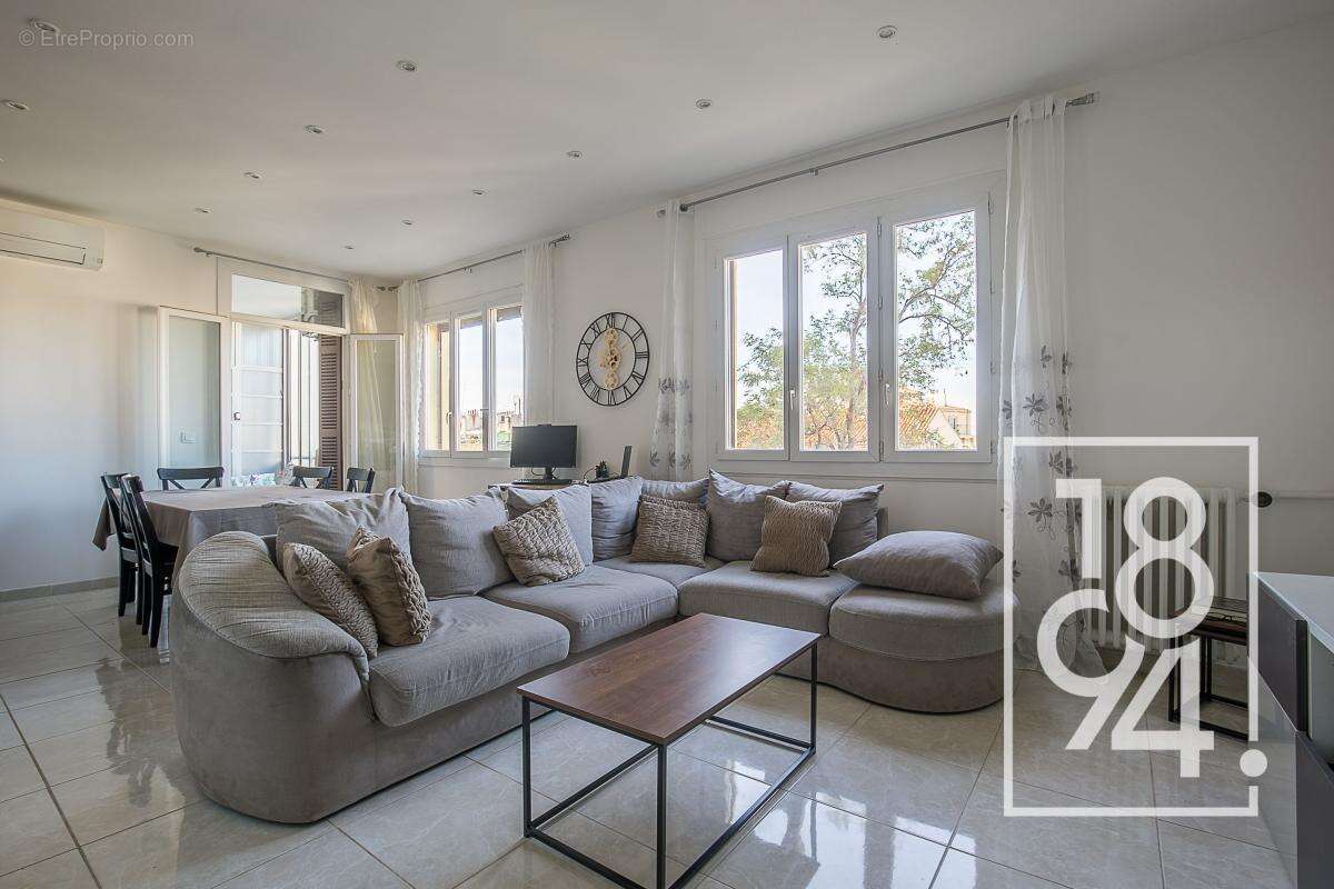 Appartement à MARSEILLE-1E